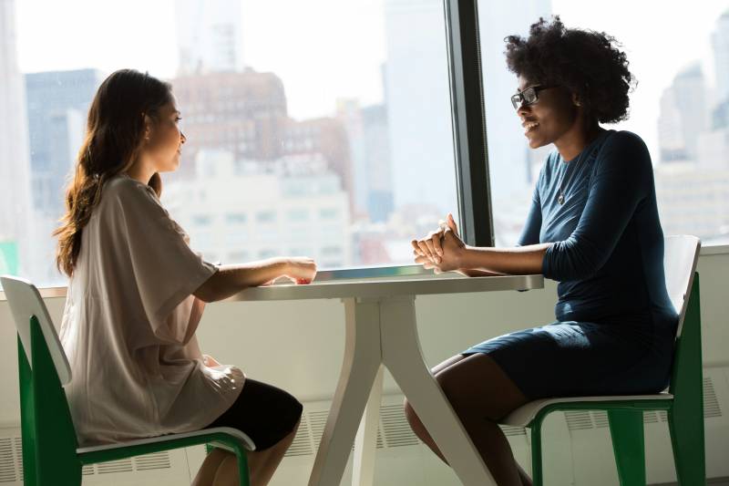 Développer les Compétences en Relations Interpersonnelles : Guide Essomé à Lyon et en France