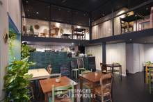 Studio de yoga moderne – ambiance apaisante, cours tous niveaux & formations Lyon Zenspace